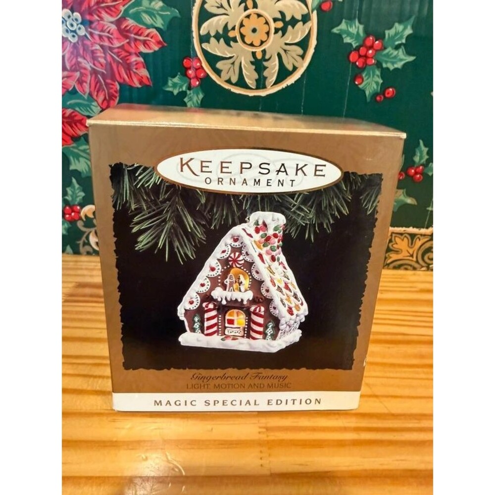 Hallmark Gingerbread Fantasy Magic Special Edition Light Motion Music Tested